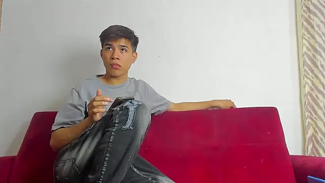 willy sexxx18 online show from March 4, 2026, 7:32 pm