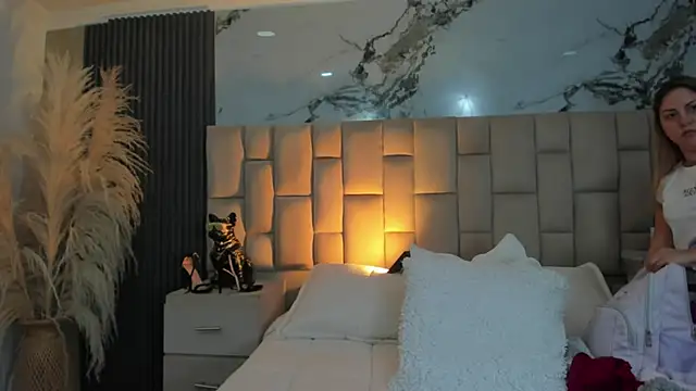 cloesummerr  online show from March 10, 2026, 12:53 pm