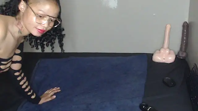 Snapshot of TrishahXo chatting on October 7, 2025, 2:34 am TrishahXo online show from October 7, 2025, 2:34 am