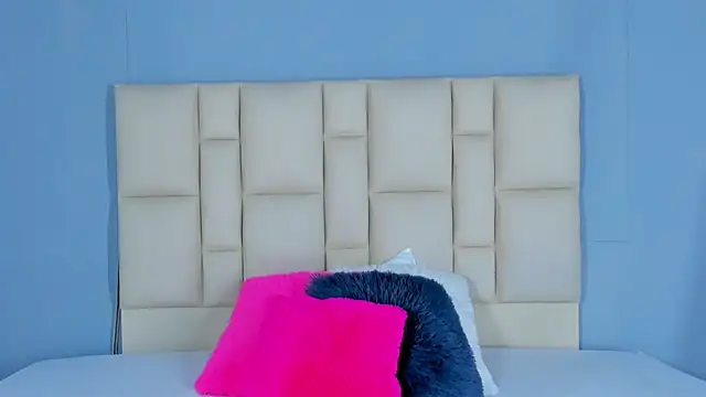 Snapshot of Zafiro__Brown chatting on December 20, 2025, 11:57 am Zafiro Brown online show from December 20, 2025, 11:57 am