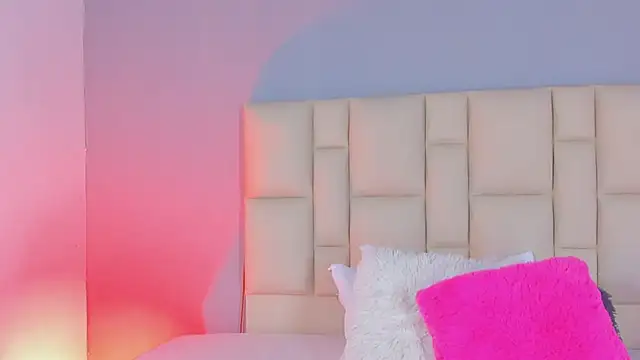 Snapshot of Zafiro__Brown chatting on December 21, 2025, 11:56 am Zafiro Brown online show from December 21, 2025, 11:56 am