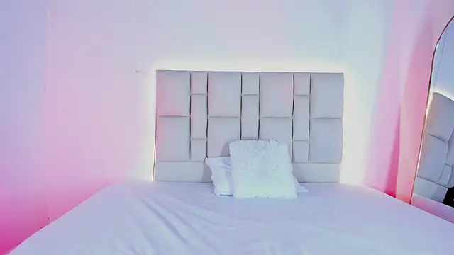 Zafiro  Brown online show from October 24, 2025, 8:46 am