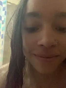 Dafne Mel online show from November 21, 2025, 11:37 pm