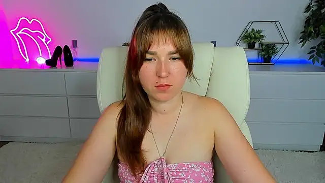 Snapshot of Sofii_darling chatting on September 25, 2025, 4:35 pm Sofii darling online show from September 25, 2025, 4:35 pm