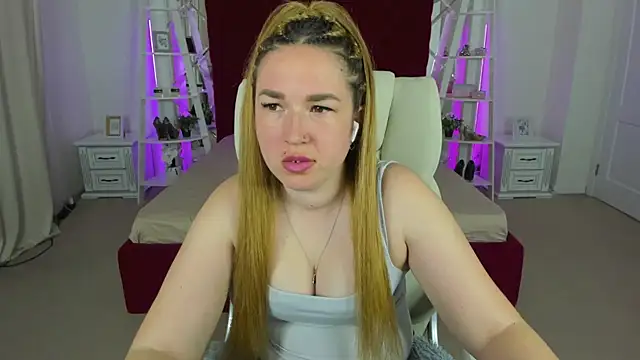 Sofii darling online show from April 13, 2026, 4:33 pm