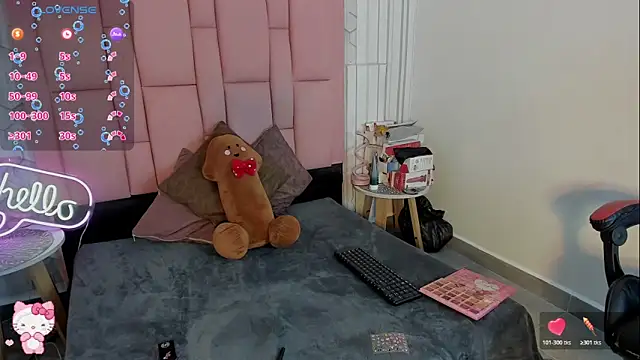 Viiolettlopez online show from November 13, 2025, 1:04 pm