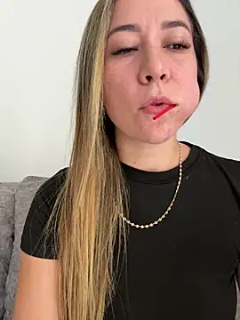 Snapshot of Alexandraa_Gomez chatting on November 15, 2025, 4:44 pm Alexandraa Gomez online show from November 15, 2025, 4:44 pm