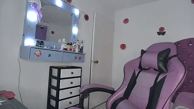 soffy rosses online show from April 14, 2026, 2:27 am