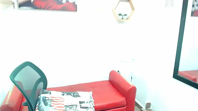 Snapshot of DIVAX_MONSERRAT chatting on June 24, 2026, 6:39 pm DIVAX MONSERRAT online show from June 24, 2026, 6:39 pm