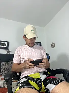 Snapshot of Luke_Stone chatting on June 3, 2026, 9:41 pm Luke Stone online show from June 3, 2026, 9:41 pm