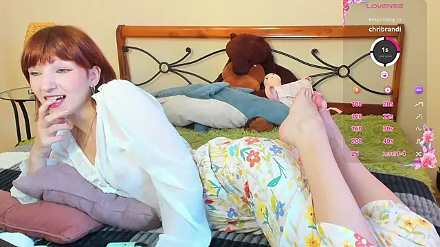 flatter-shy online show from October 21, 2025, 6:46 am