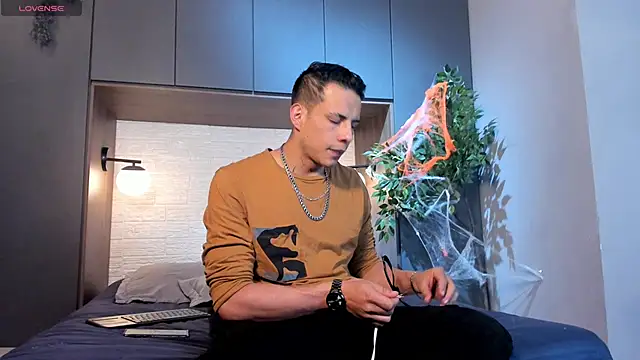 Dustin Sonne online show from November 7, 2025, 3:44 am