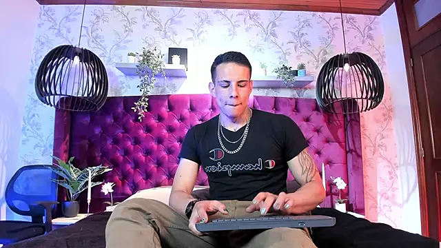 Dustin Sonne online show from March 17, 2026, 3:31 am