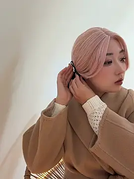 winter11 online show from December 14, 2025, 1:12 am