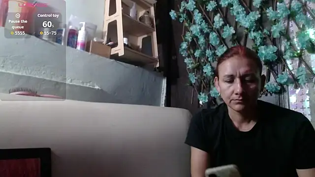 darling hott online show from February 5, 2026, 10:33 am