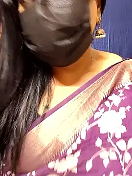 honey-flower online show from October 11, 2025, 3:46 pm