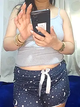 Snapshot of linakhalifa chatting on May 31, 2026, 12:55 pm linakhalifa online show from May 31, 2026, 12:55 pm