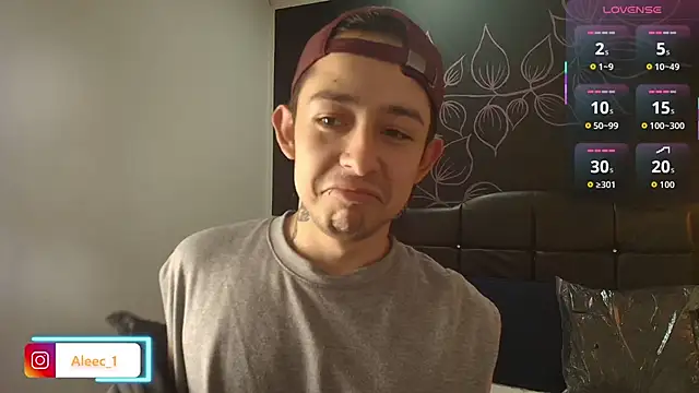 Aleecandrews online show from November 19, 2025, 7:36 pm