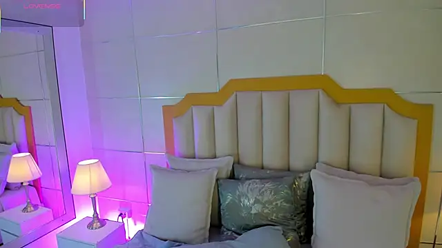 MaddieParker online show from December 17, 2025, 7:08 pm