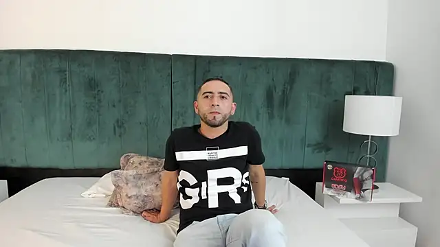 Lushian  online show from November 1, 2025, 11:09 pm