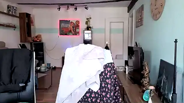 Seductively4 20 online show from July 17, 2026, 8:00 am