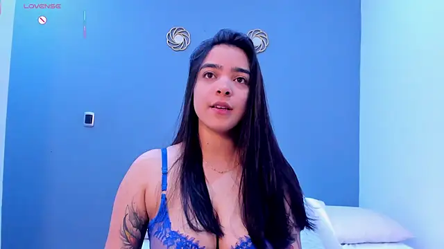 KamilaBetancourt online show from June 9, 2026, 1:23 pm