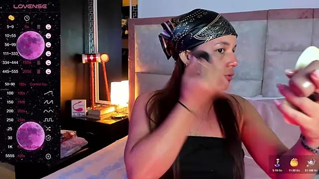 Marthina online show from October 23, 2025, 10:30 pm