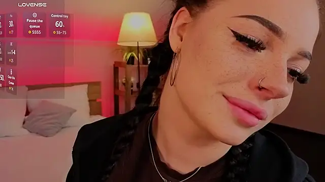 honey     bunny online show from April 18, 2026, 10:17 am