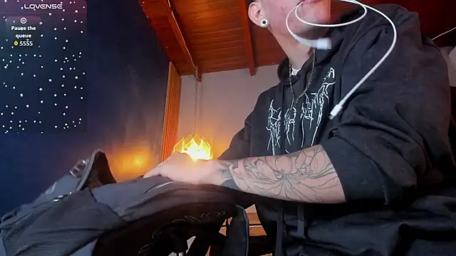 david huge online show from December 16, 2025, 2:38 am