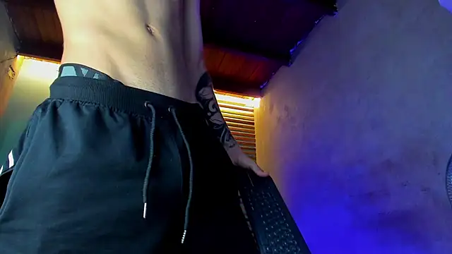 david huge online show from November 5, 2025, 1:25 pm