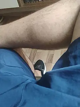 LeoMaduroSP online show from December 15, 2025, 12:55 pm