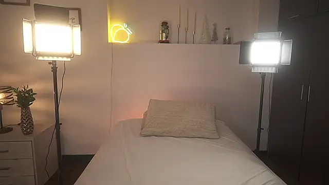 Snapshot of ximena_cortez_03 chatting on November 25, 2025, 11:48 pm ximena cortez 03 online show from November 25, 2025, 11:48 pm