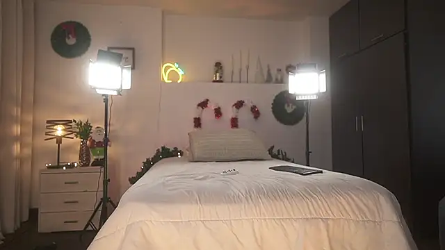 Snapshot of ximena_cortez_03 chatting on December 15, 2025, 10:59 pm ximena cortez 03 online show from December 15, 2025, 10:59 pm