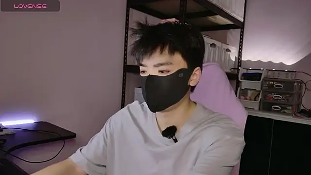 doggyman523 online show from November 3, 2025, 4:21 pm