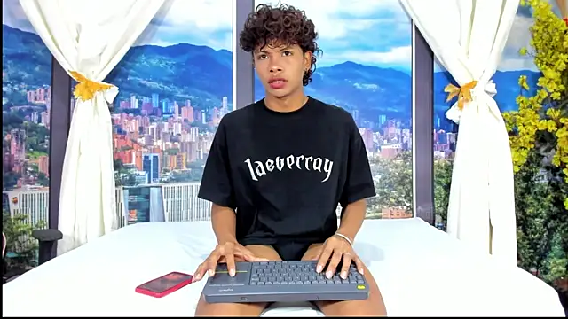 Snapshot of MilthonDelis chatting on November 6, 2025, 3:54 am MilthonDelis online show from November 6, 2025, 3:54 am