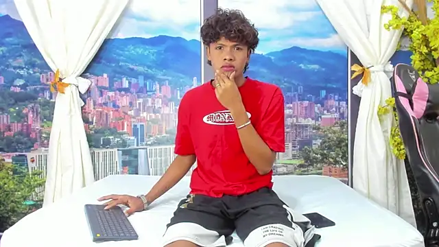 Snapshot of MilthonDelis chatting on November 14, 2025, 3:54 am MilthonDelis online show from November 14, 2025, 3:54 am