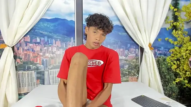 Snapshot of MilthonDelis chatting on January 13, 2026, 4:38 am MilthonDelis online show from January 13, 2026, 4:38 am