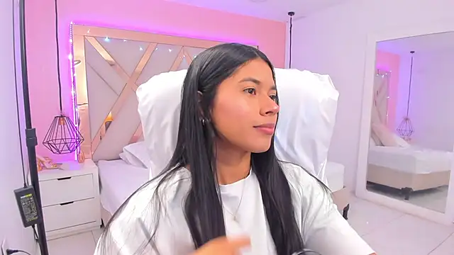 samantaa shy online show from March 25, 2026, 11:03 pm