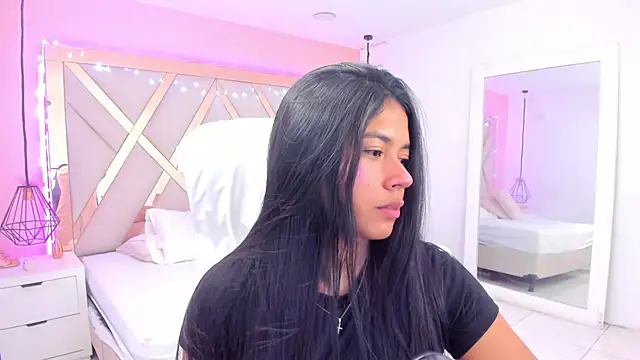 Snapshot of samantaa_shy chatting on March 3, 2026, 11:01 pm samantaa shy online show from March 3, 2026, 11:01 pm