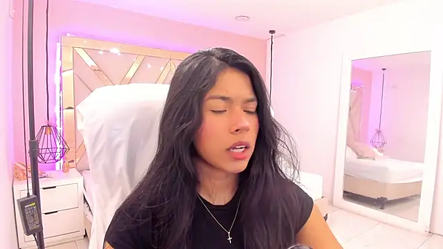 samantaa shy online show from April 7, 2026, 2:24 am