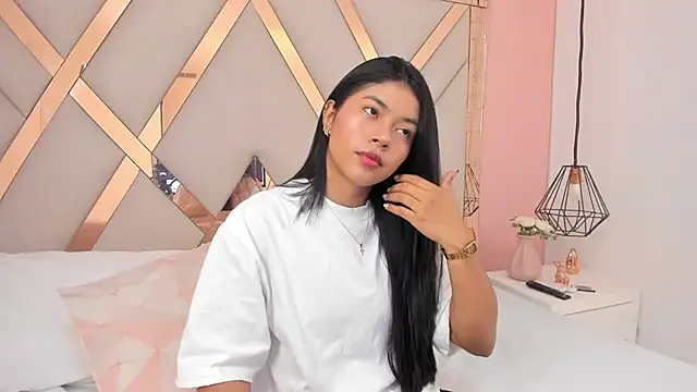 Snapshot of samantaa_shy chatting on October 15, 2025, 2:32 am samantaa shy online show from October 15, 2025, 2:32 am