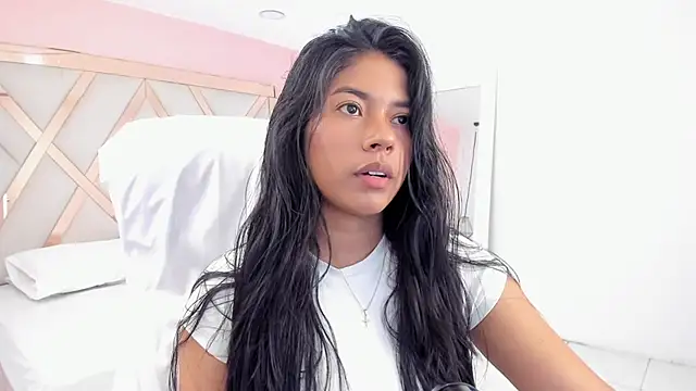 Snapshot of samantaa_shy chatting on November 21, 2025, 2:21 am samantaa shy online show from November 21, 2025, 2:21 am