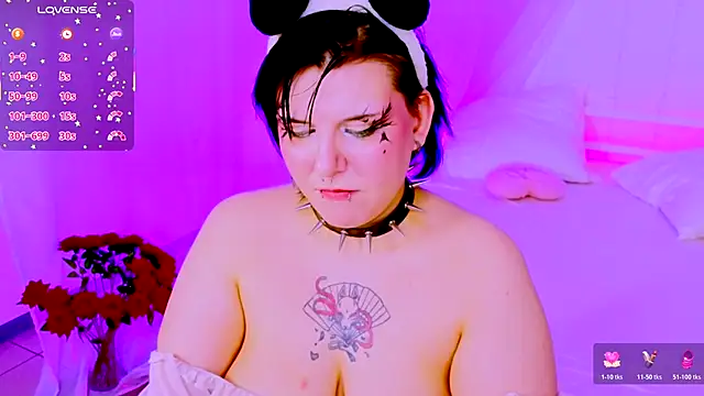 bluelunaray online show from November 4, 2025, 11:03 am