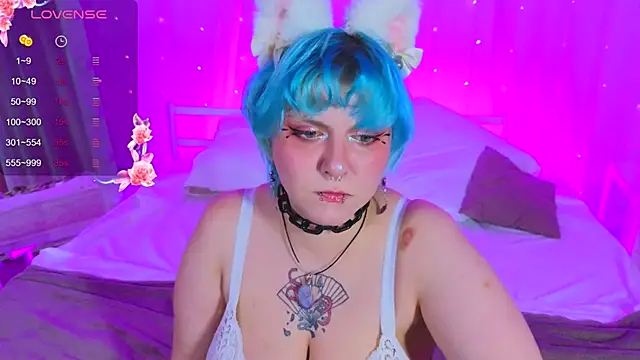 bluelunaray online show from September 12, 2025, 10:59 am