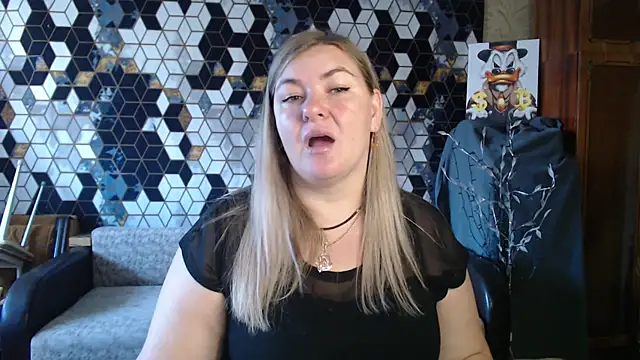 Snapshot of NikaSkylink chatting on April 6, 2026, 5:30 am NikaSkylink online show from April 6, 2026, 5:30 am