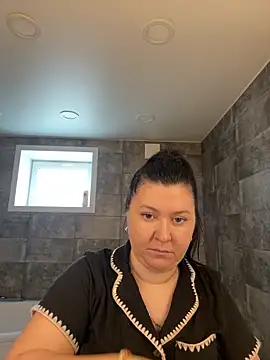 Liza Will online show from April 3, 2026, 9:49 am