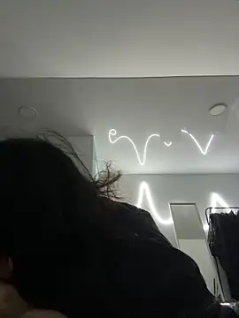 Snapshot of Liza_Will chatting on February 9, 2026, 9:24 pm Liza Will online show from February 9, 2026, 9:24 pm