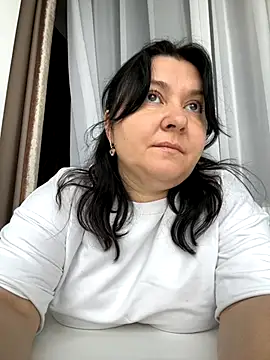 Snapshot of Liza_Will chatting on December 2, 2025, 9:33 am Liza Will online show from December 2, 2025, 9:33 am