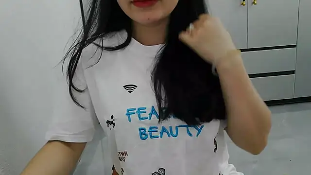 Emachiii online show from March 29, 2026, 2:24 am