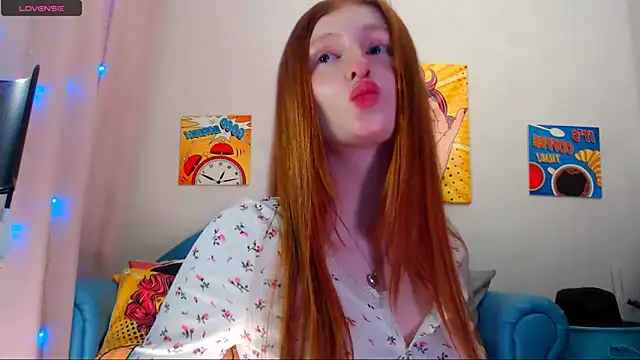 Snapshot of LuxXAngel chatting on December 21, 2025, 12:02 am LuxXAngel online show from December 21, 2025, 12:02 am